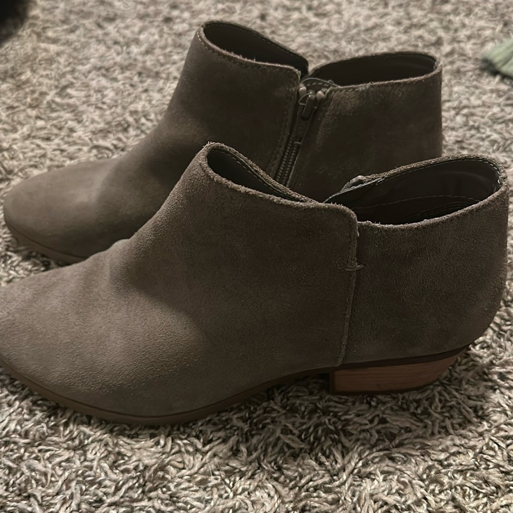 Women’s size 10 booties